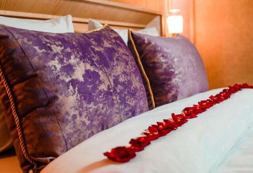 هتل Regal Inn Badamdar