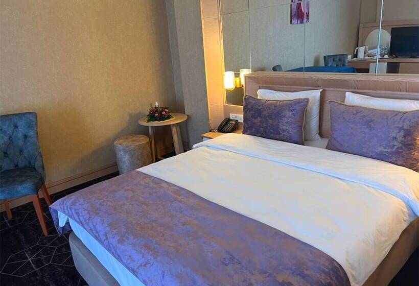 هتل Regal Inn Badamdar