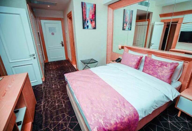 هتل Regal Inn Badamdar