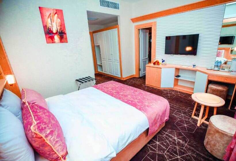 هتل Regal Inn Badamdar