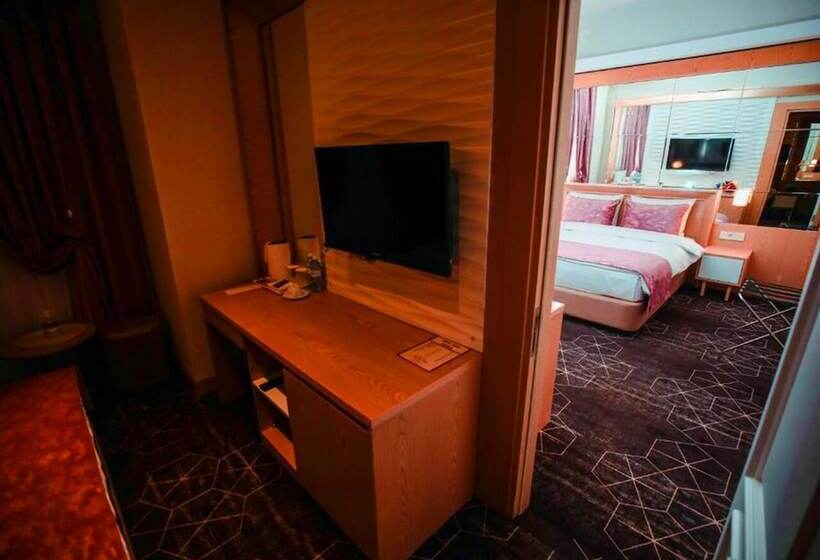 هتل Regal Inn Badamdar