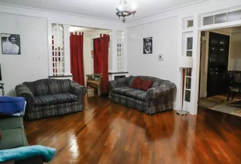 Majatalo Historic House On The Hilldownstairs Only