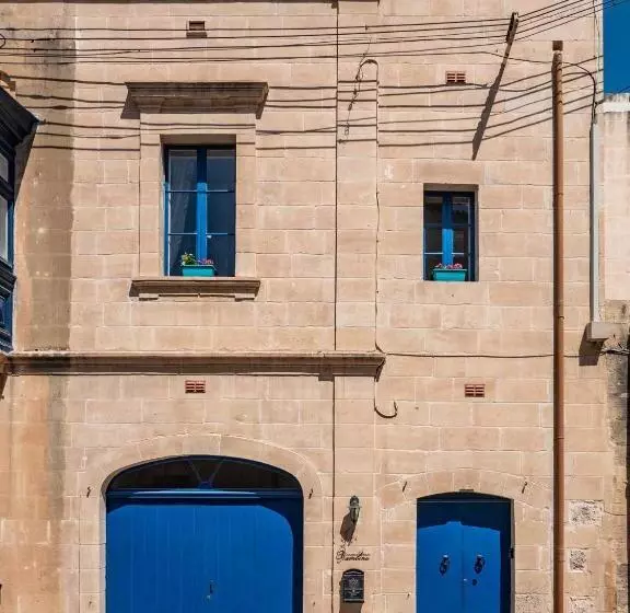 250 Yo Tal Bambinu Farmhouse