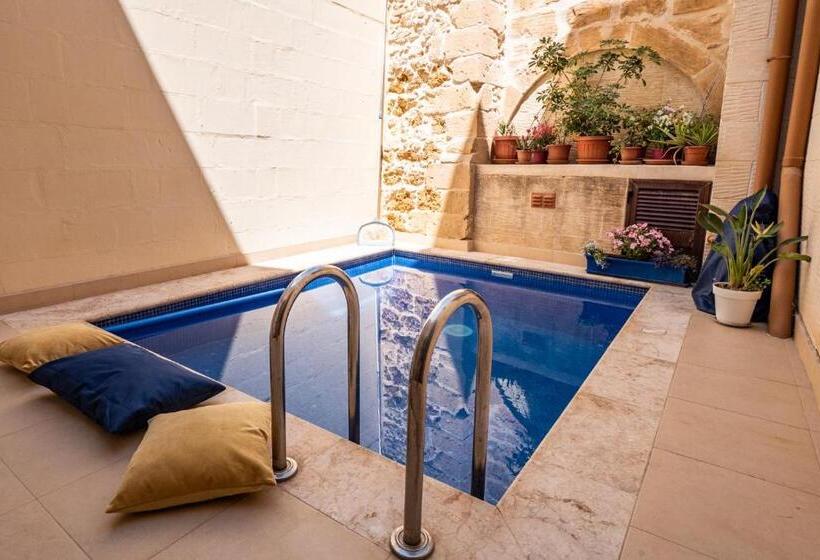 250 Yo Tal Bambinu Farmhouse