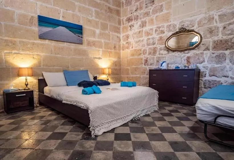 250 Yo Tal Bambinu Farmhouse