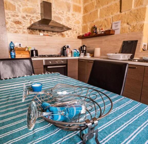 250 Yo Tal Bambinu Farmhouse