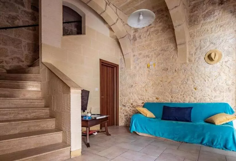 250 Yo Tal Bambinu Farmhouse
