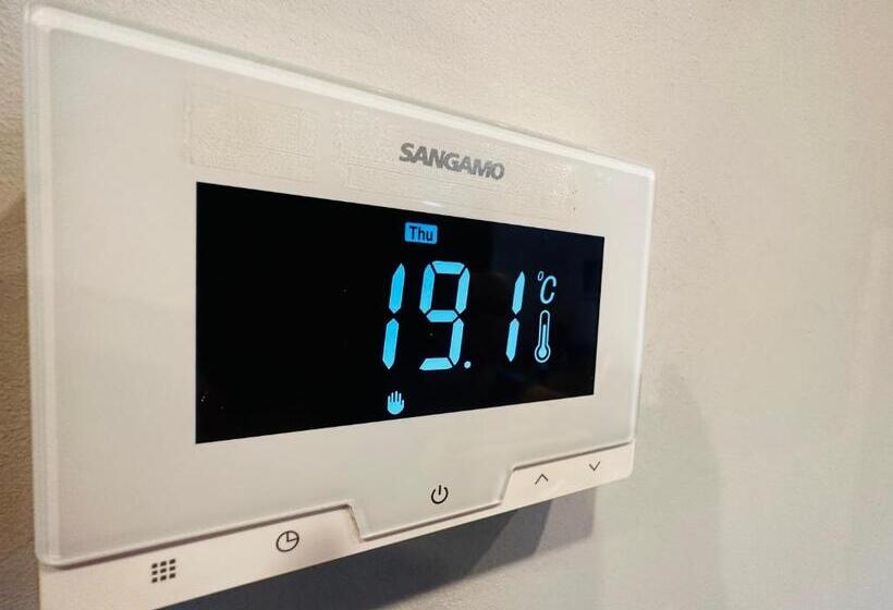 3 West End Boutique Apartment