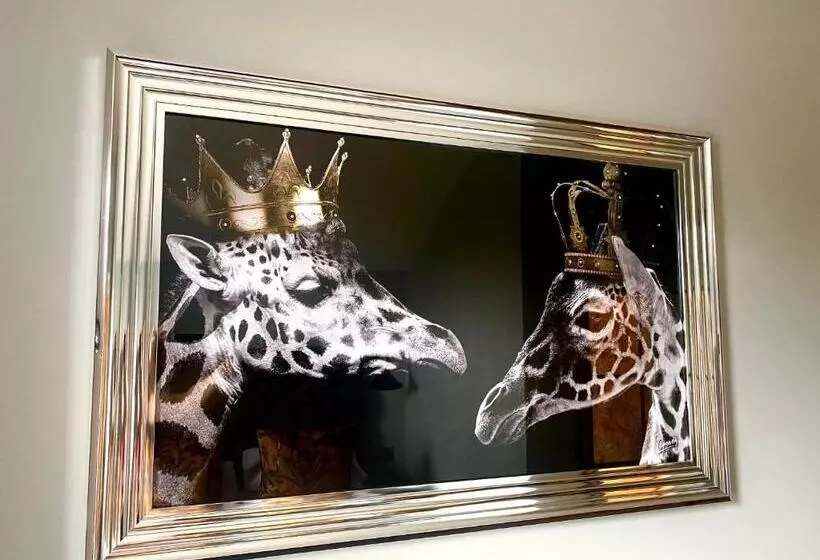 3 West End Boutique Apartment