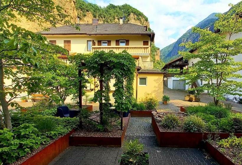 مبيت وإفطار Garni Grüner Baum