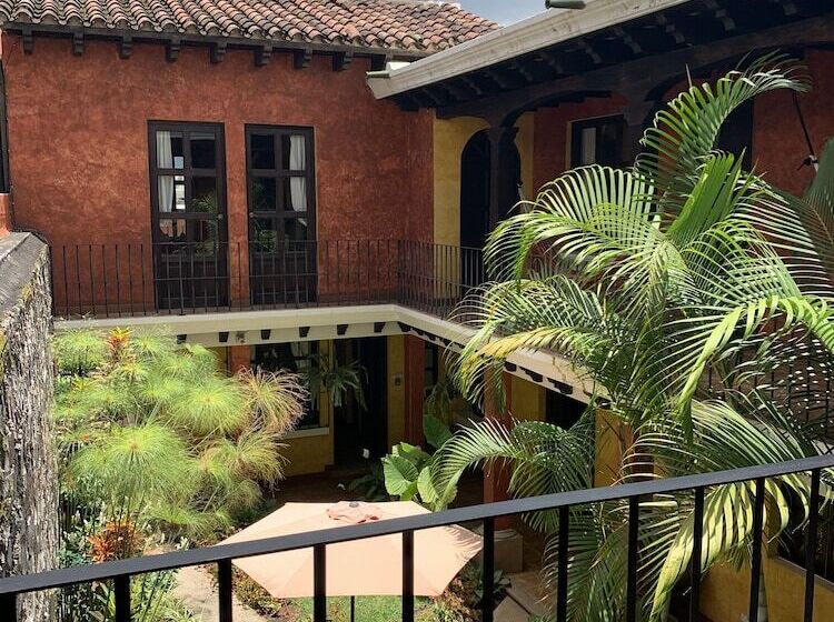 هتل Casona Del Conquistador