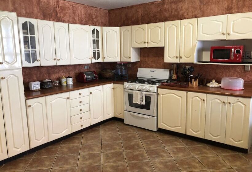 هتل Casona Del Conquistador