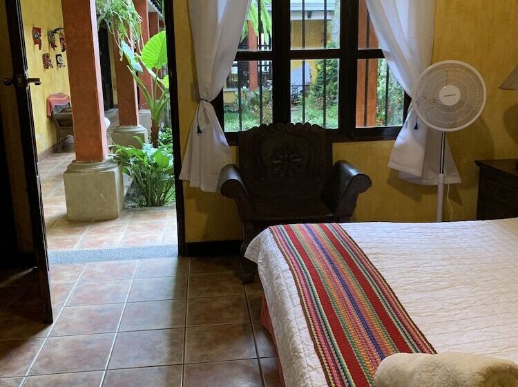 هتل Casona Del Conquistador