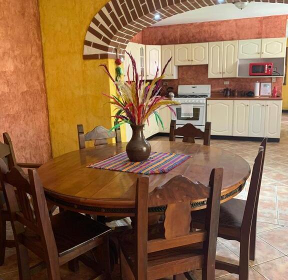 هتل Casona Del Conquistador