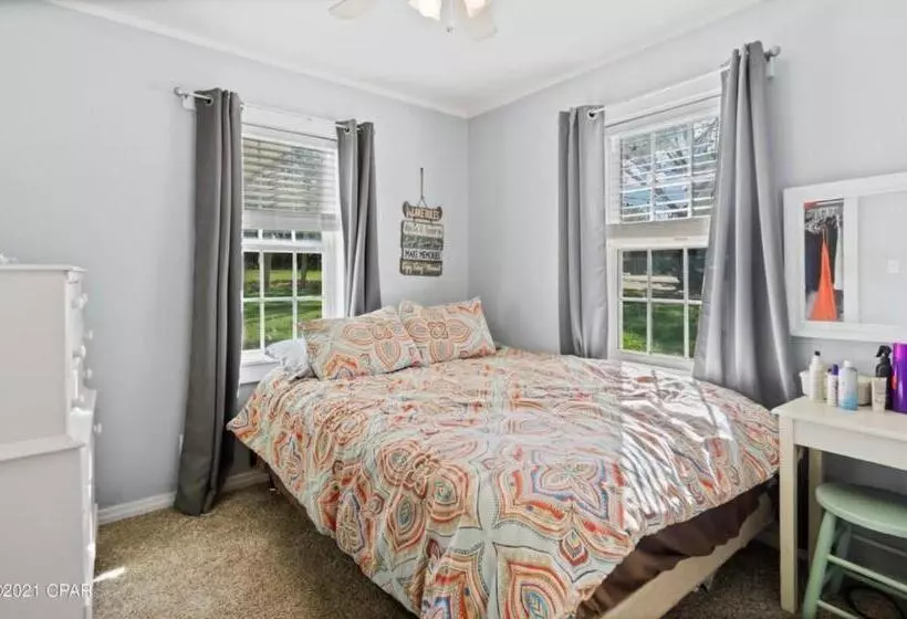 The Fifth Promise   A Cozy Lakehouse Retreat