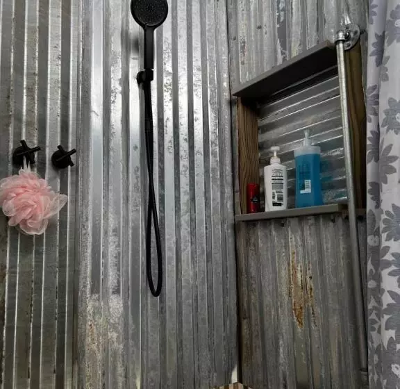 The Fifth Promise   A Cozy Lakehouse Retreat