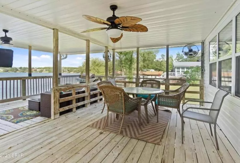 The Fifth Promise   A Cozy Lakehouse Retreat