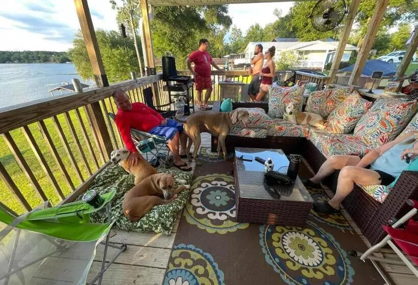 The Fifth Promise   A Cozy Lakehouse Retreat