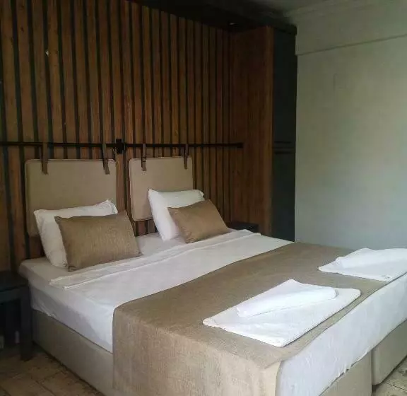 Yolo Otel