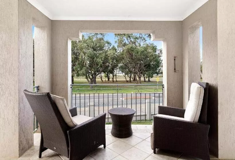 Aqua La Vista Mandurah