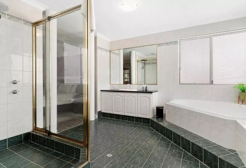 Aqua La Vista Mandurah