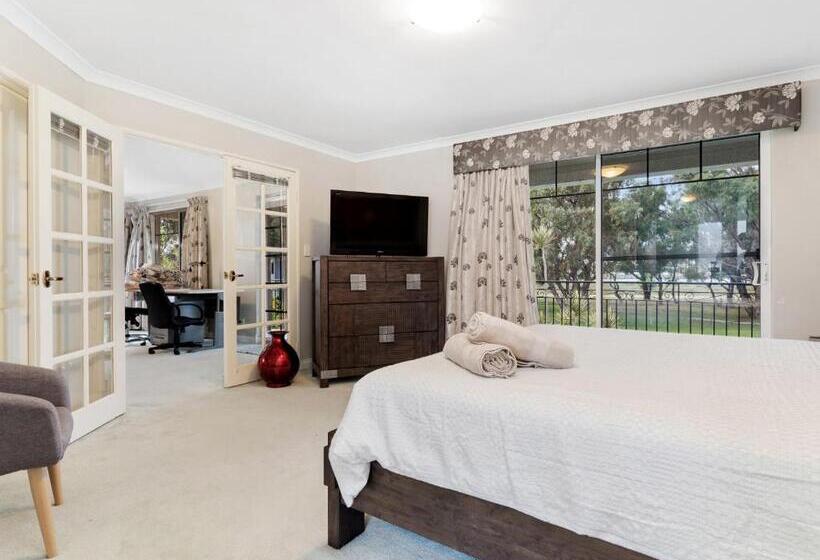 Aqua La Vista Mandurah