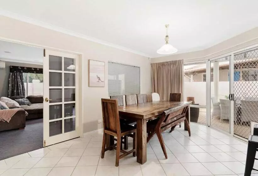 Aqua La Vista Mandurah