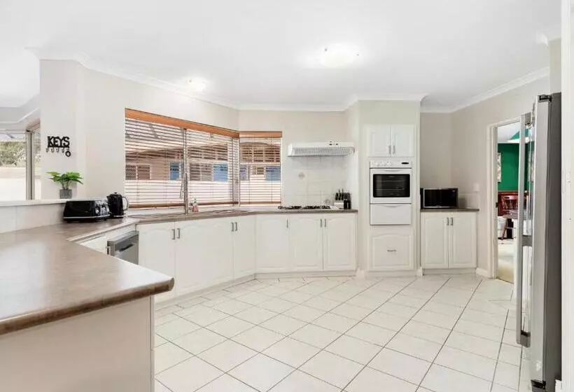 Aqua La Vista Mandurah