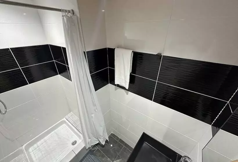 Hotelli Hôtel Parc Les Cigognes   Albé