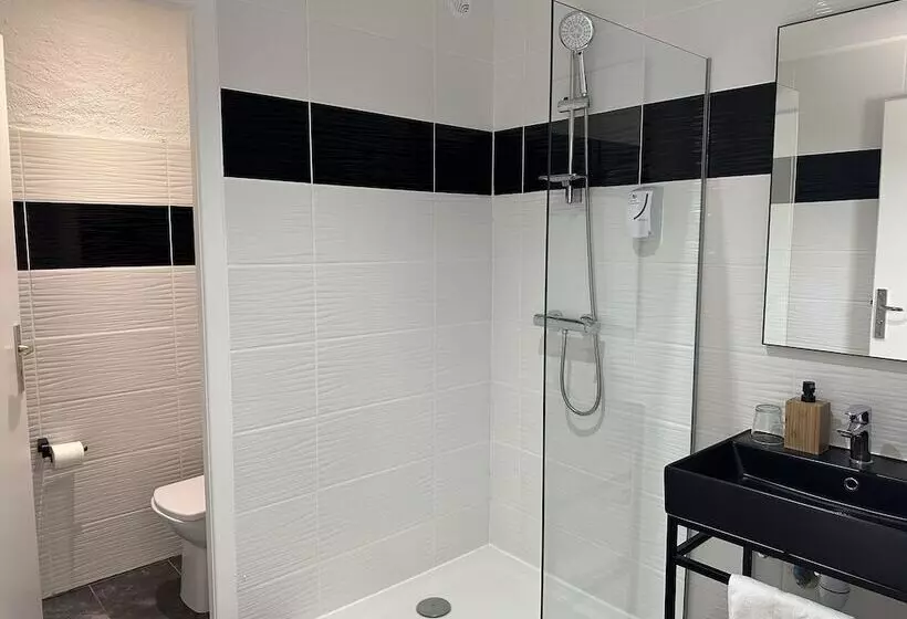 Hotelli Hôtel Parc Les Cigognes   Albé