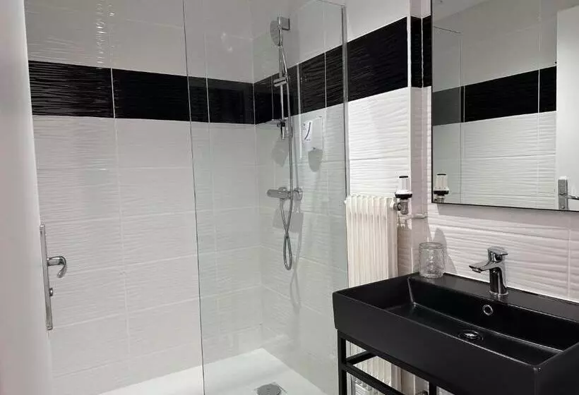 Hotelli Hôtel Parc Les Cigognes   Albé