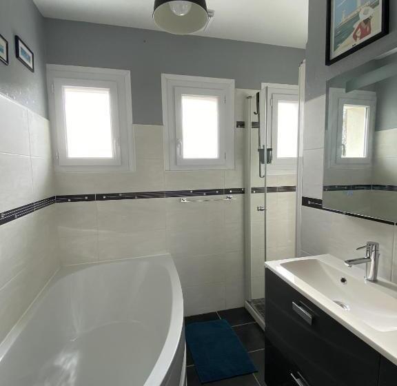 La Maison Des Phares