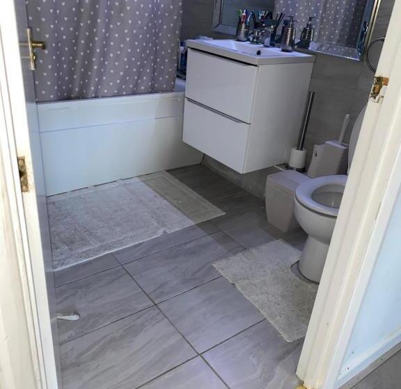 Modern 2 Bedrooms Fully Equipped Apartment With Garden, Free Parking, Free Wifi