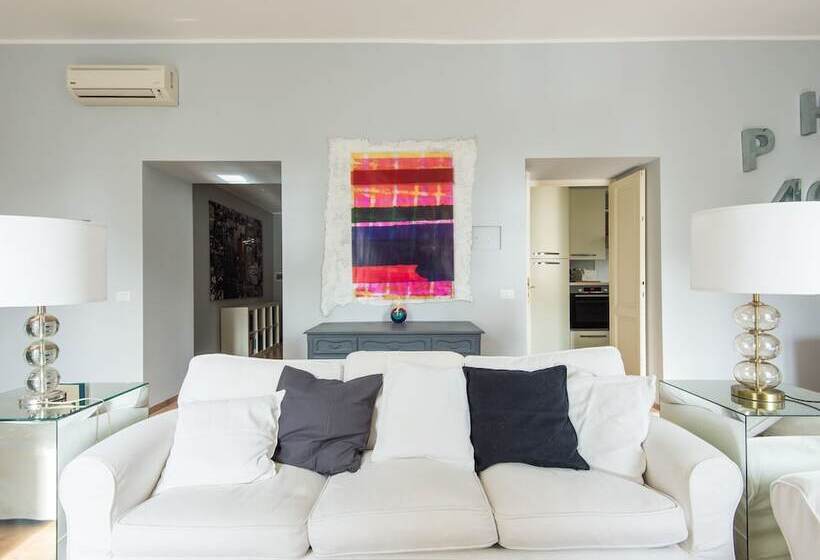 Auditorium Luxury Apartments