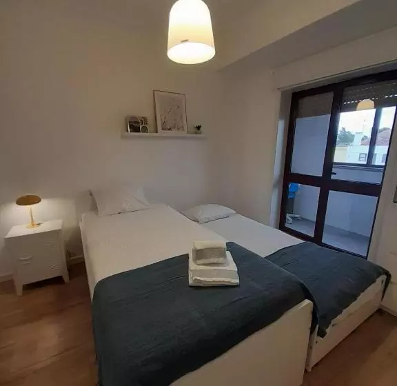 Amália Rodrigues  Apartamento Com 3 Quartos Em Pleno Coração De ílhavo