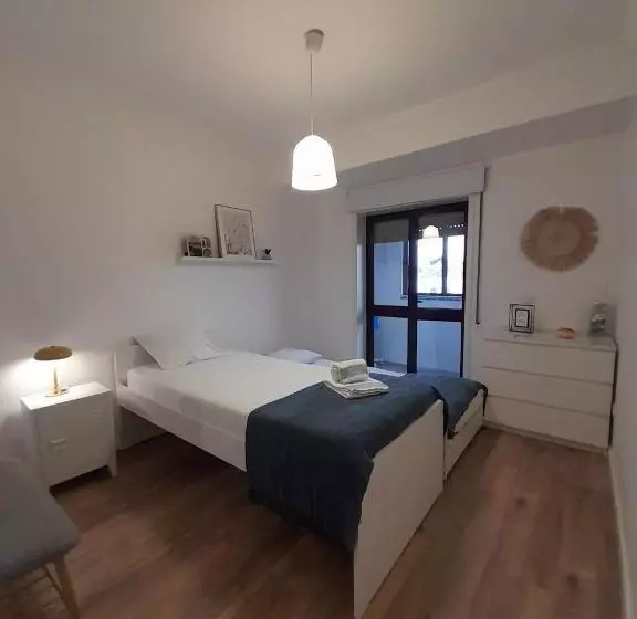 Amália Rodrigues  Apartamento Com 3 Quartos Em Pleno Coração De ílhavo