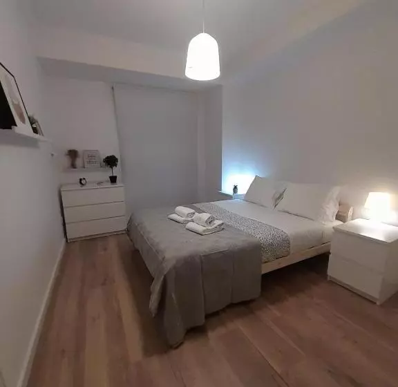 Amália Rodrigues  Apartamento Com 3 Quartos Em Pleno Coração De ílhavo