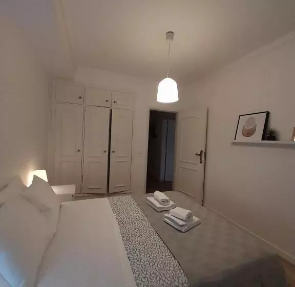 Amália Rodrigues  Apartamento Com 3 Quartos Em Pleno Coração De ílhavo