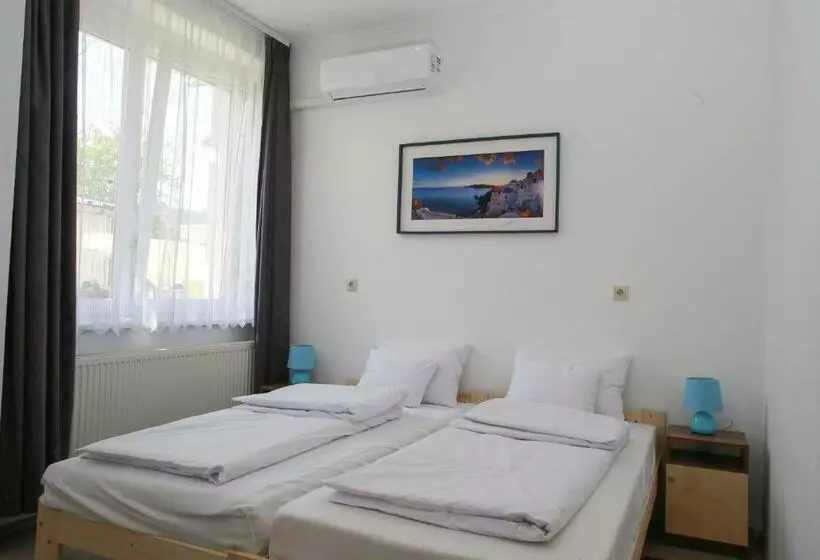 ベッドアンドブレックファースト Centrál Panzió