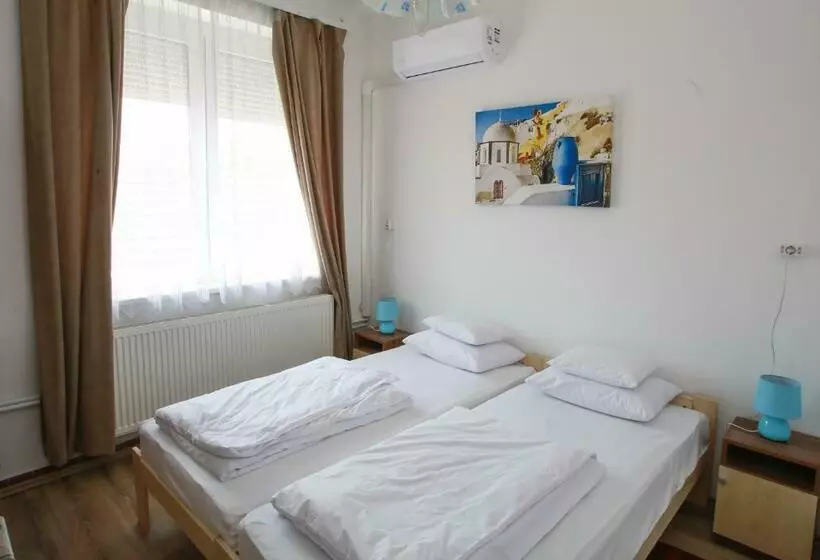 ベッドアンドブレックファースト Centrál Panzió