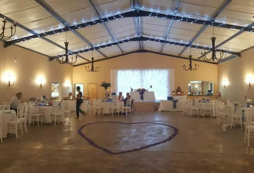 ベッドアンドブレックファースト Rooiberg Resort & Events Venue