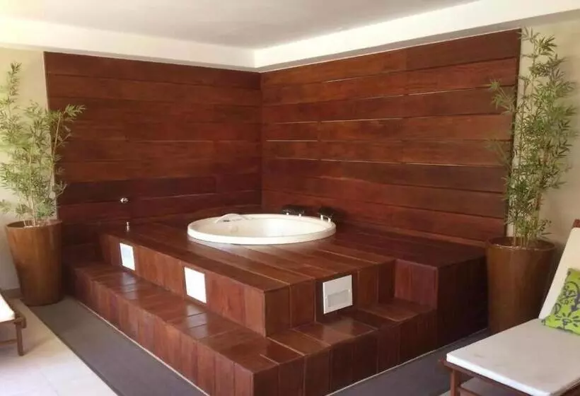 Cobertura Exclusiva Com Jacuzzi Privativa No Coração De Itaipava