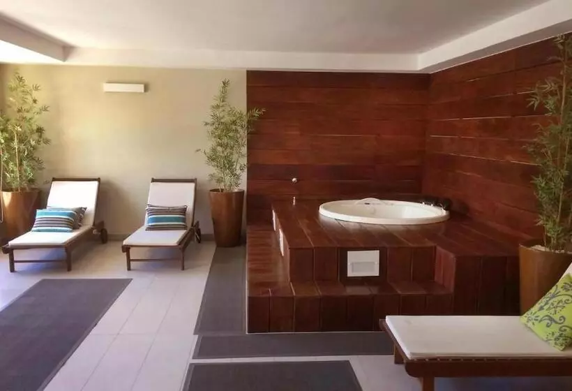 Cobertura Exclusiva Com Jacuzzi Privativa No Coração De Itaipava