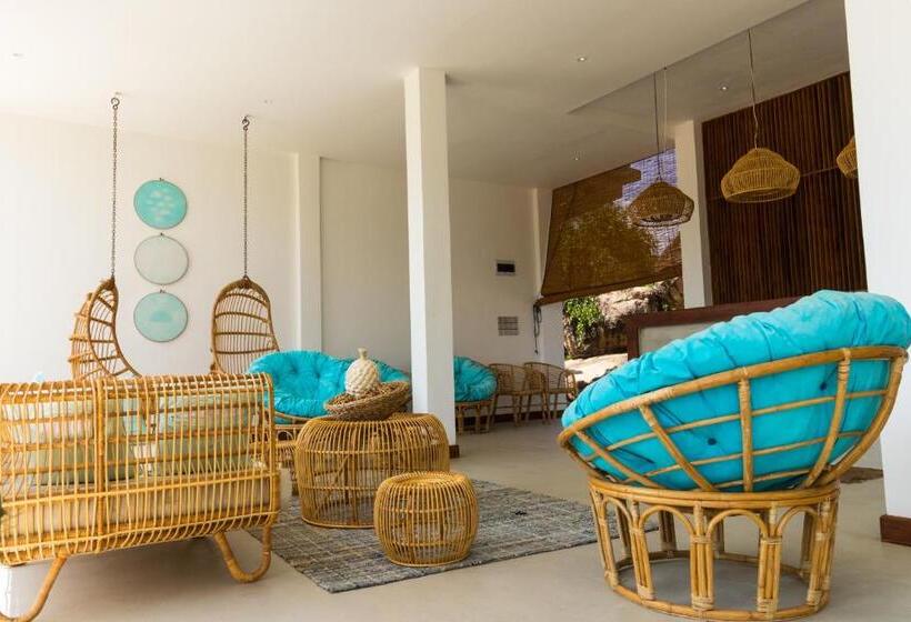 ホテル Oruwa Boutique Villas