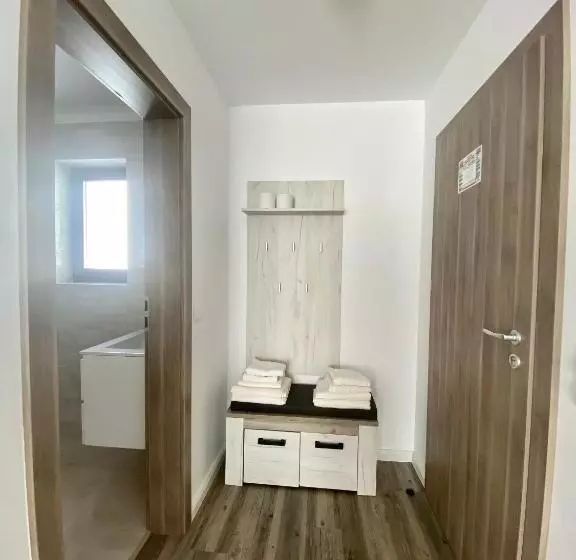 ペンション Alpin House Colibita