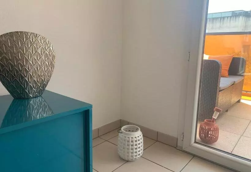 Bel Appartement Climatisé & Parking