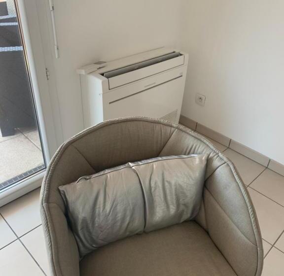 Bel Appartement Climatisé & Parking