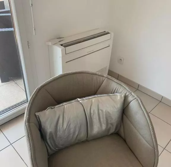 Bel Appartement Climatisé & Parking