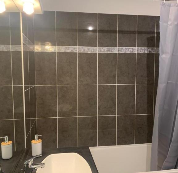 Bel Appartement Climatisé & Parking