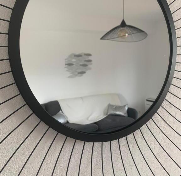 Bel Appartement Climatisé & Parking